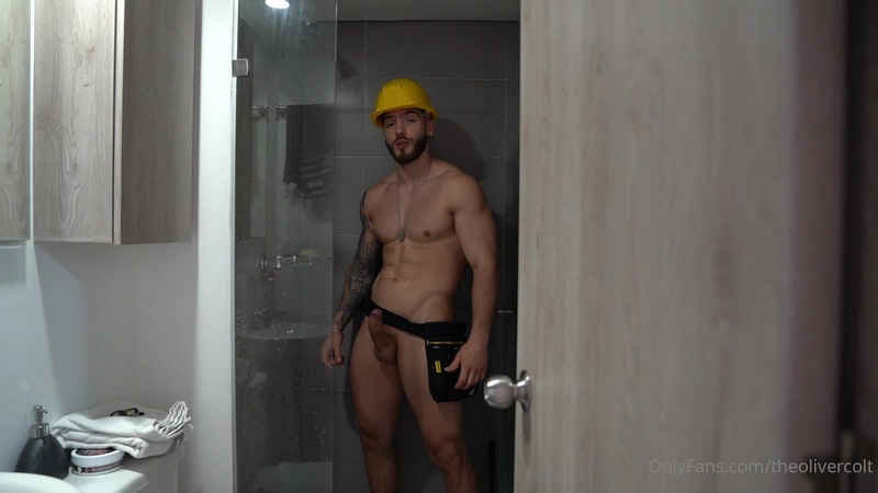 Jerking off in the shower – Builder role play – Oliver Colt (TheOliverColt)