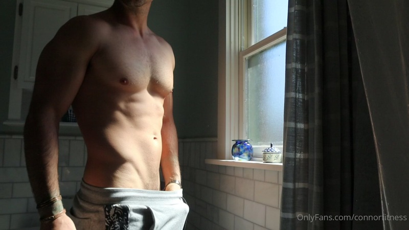 Early morning jerk off in the bathroom – Connor Murphy (connorfitness)