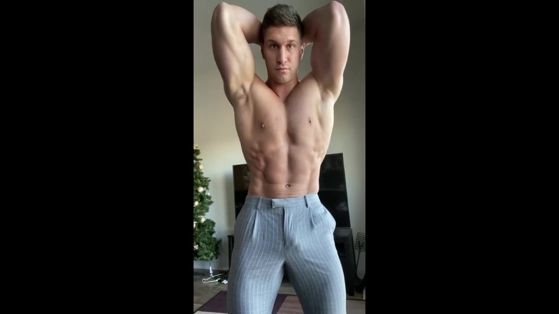 Slowly stripping and showing off my naked body – Kyle Hynick (KyleHynick)